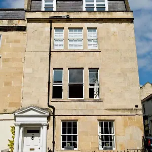 https://central-courtyard-apartment.tophotelsbath.com