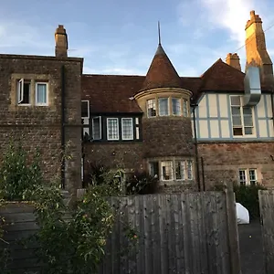 https://holly-grove.tophotelsbath.com