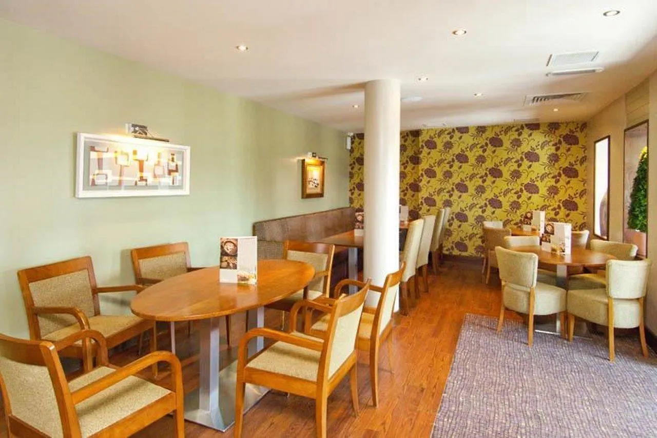 Premier Inn London Gatwick Airport - Manor Royal Κρόουλι